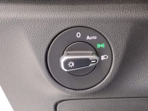 New 2026 Volkswagen Jetta SE image 25