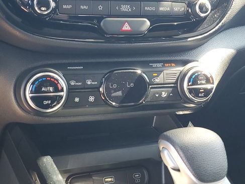 Used 2023 Kia Soul S image 28