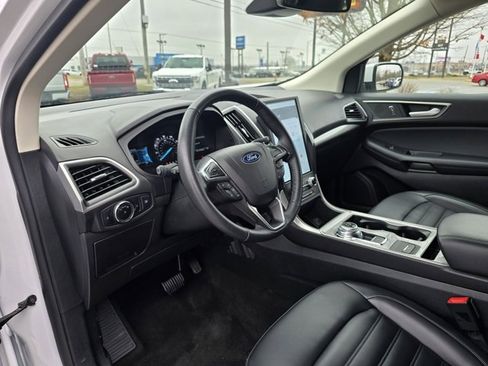 Used 2024 Ford Edge SEL image 11