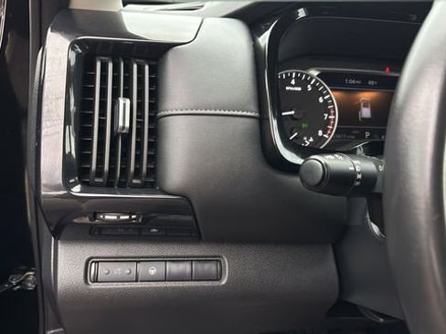 Used 2024 Nissan Pathfinder SV image 21