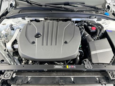 New 2026 Volvo V60 B5 Cross Country Ultra w/ Protection Package Premier image 31