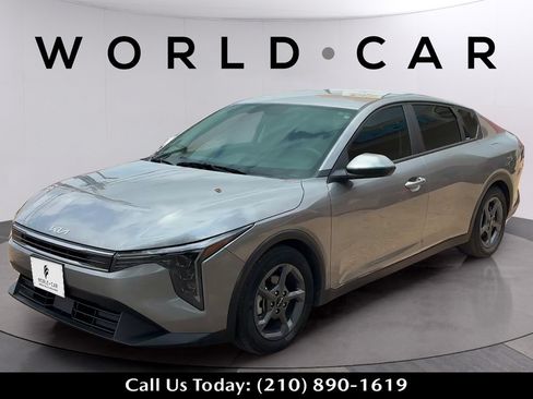 Used 2025 Kia K4 FWD image 5