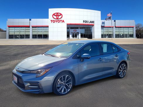 Used 2022 Toyota Corolla SE image 2