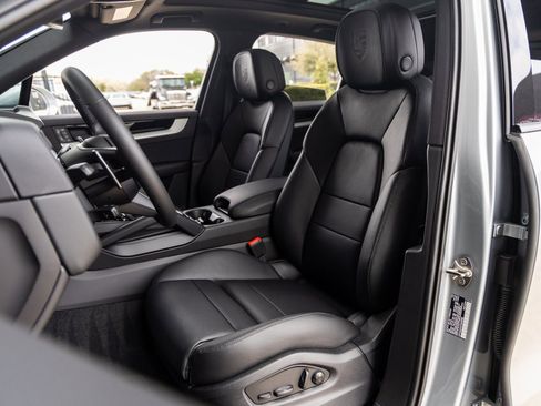 New 2026 Porsche Cayenne image 5