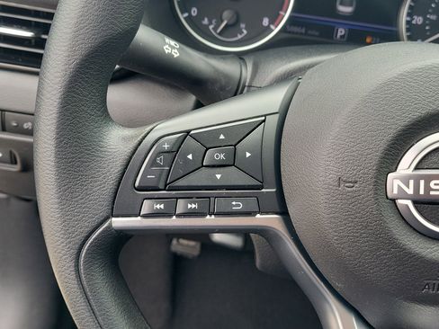 Used 2024 Nissan Sentra SV FWD image 22