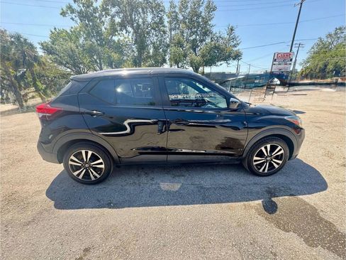Used 2019 Nissan Kicks SV image 7