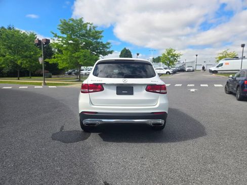 Used 2019 Mercedes-Benz GLC 300 4MATIC image 5