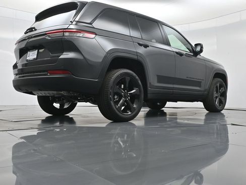 New 2025 Jeep Grand Cherokee Limited image 48