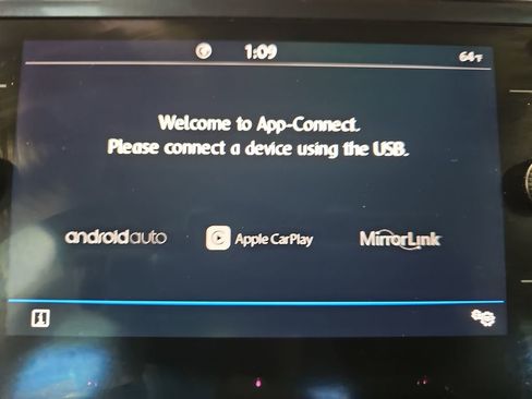 Used 2020 Volkswagen Tiguan SE image 20