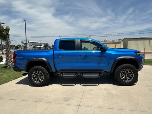 Used 2024 Chevrolet Colorado ZR2 w/ Technology Package AWD/4WD image 5
