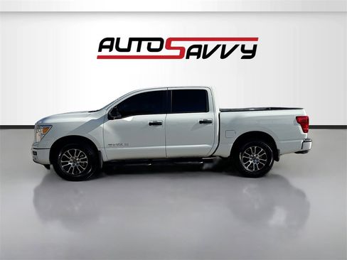 Used 2024 Nissan Titan SV w/ SV Convenience Package image 4