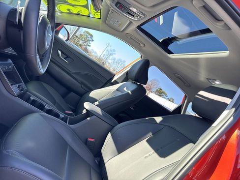 Used 2025 Hyundai Kona Limited image 35