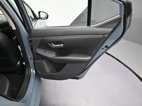 Used 2025 Nissan Sentra SR w/ SR Premium Package FWD image 9