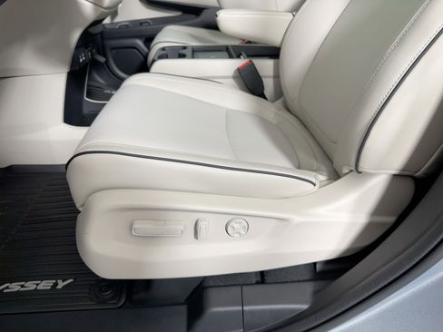 New 2026 Honda Odyssey Touring image 12