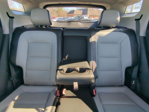 Used 2022 GMC Terrain SLT w/ Infotainment Package II image 23