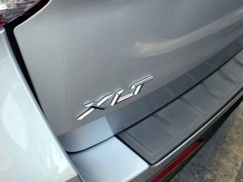 Used 2021 Ford Explorer XLT w/ Equipment Group 202A RWD image 4