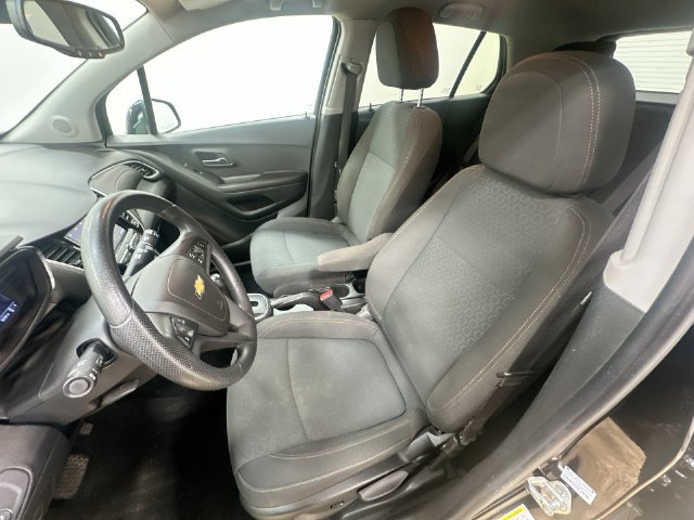 Used 2021 Chevrolet Trax LS w/ Tint and Cruise Package FWD image 15