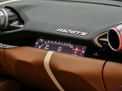 Used 2022 Ferrari 812 GTS RWD image 70