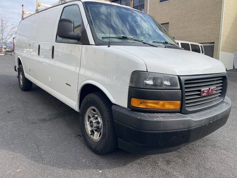 Used 2018 GMC Savana 2500 Extended RWD image 4