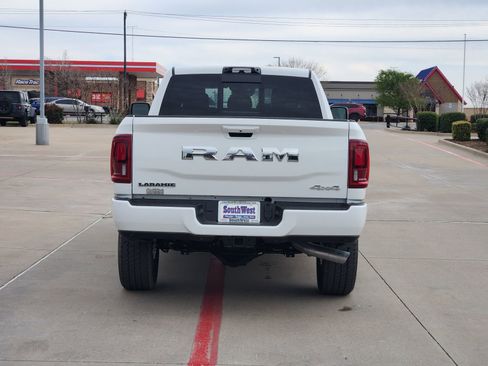 New 2026 RAM 2500 Laramie AWD/4WD image 8