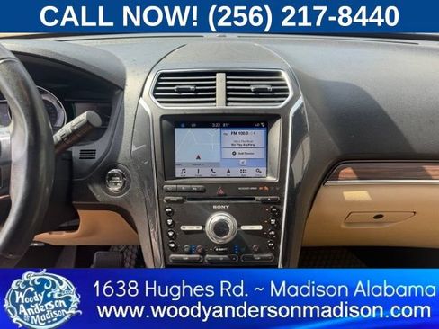 Used 2017 Ford Explorer Limited w/ Equipment Group 301A FWD image 12