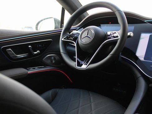 Used 2023 Mercedes-Benz EQS 580 4MATIC Sedan image 23