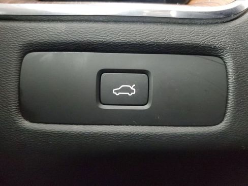 Used 2023 Volvo XC60 B5 Ultimate FWD image 37