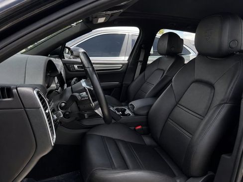 Used 2022 Porsche Cayenne Platinum Edition AWD/4WD image 14