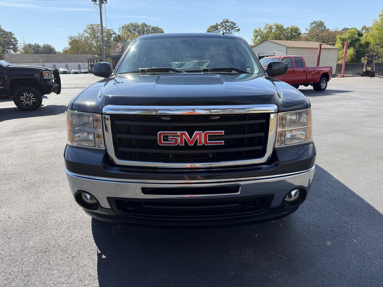 Used 2009 GMC Sierra 1500 SLT w/ Skid Plate Package AWD/4WD image 6