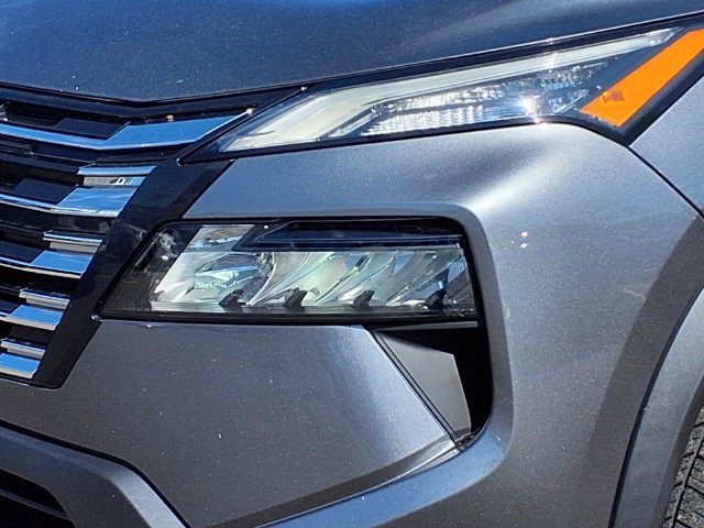 Used 2024 Nissan Rogue S AWD/4WD image 27
