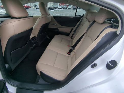 Used 2021 Lexus ES 250 w/ Premium Package image 17