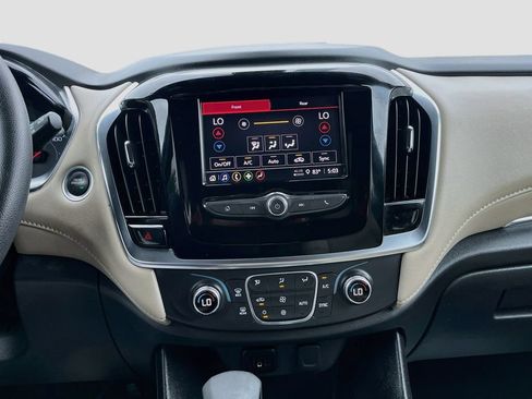 Used 2023 Chevrolet Traverse LS FWD image 15