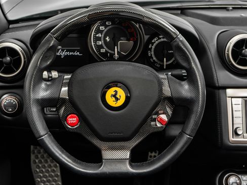 Used 2012 Ferrari California image 15