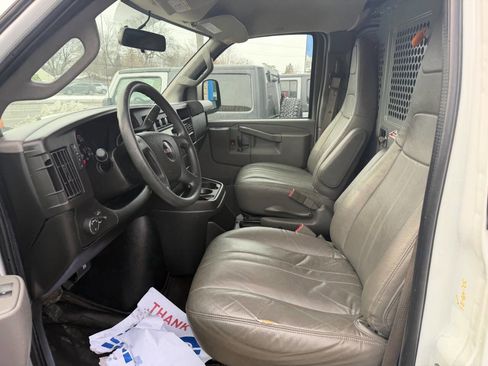 Used 2018 GMC Savana 3500 image 15