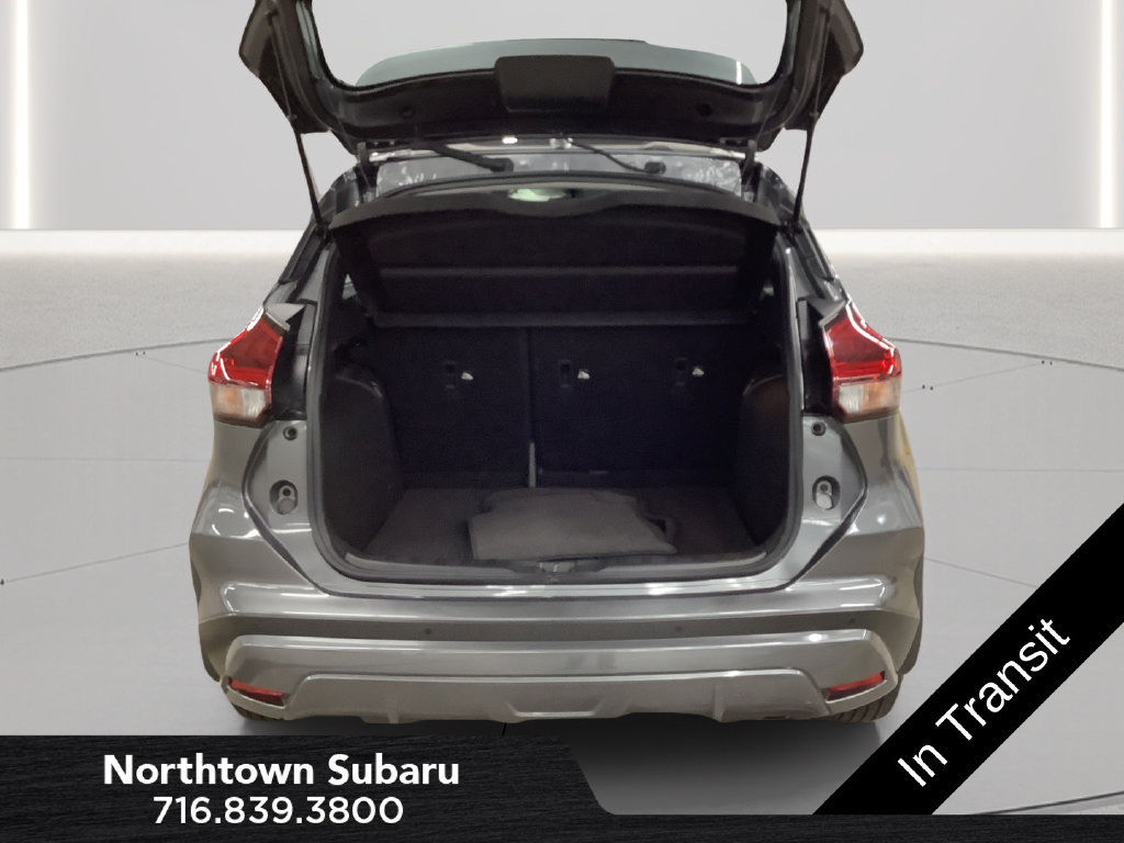 Used 2024 Nissan Kicks SR w/ SR Premium Package FWD image 23