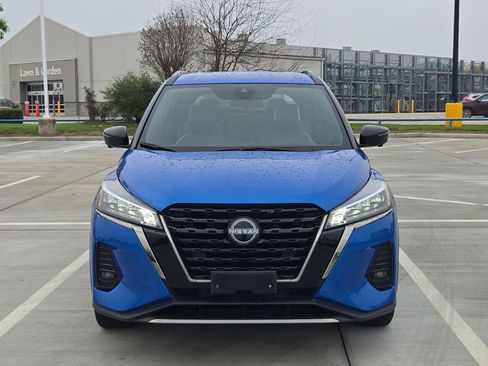 Used 2023 Nissan Kicks SR w/ SR Premium Package image 9