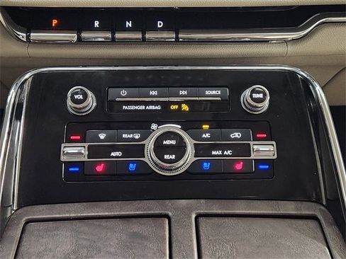 Used 2020 Lincoln Navigator Reserve w/ Luxury Package image 18