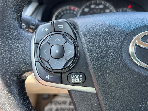 Used 2013 Toyota Camry XLE FWD image 16