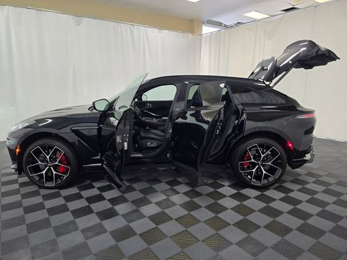 Used 2024 Aston Martin DBX 707 image 11