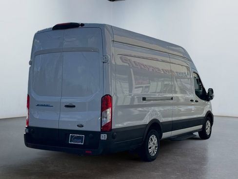 Used 2022 Ford E-Transit 148 High Roof Extended image 5
