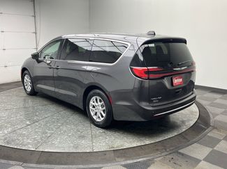 Used 2023 Chrysler Pacifica Touring-L video 2