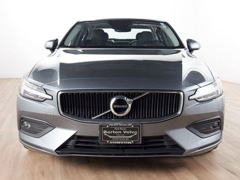 Used 2021 Volvo S60 T6 Momentum w/ Protection Package Premier image 2