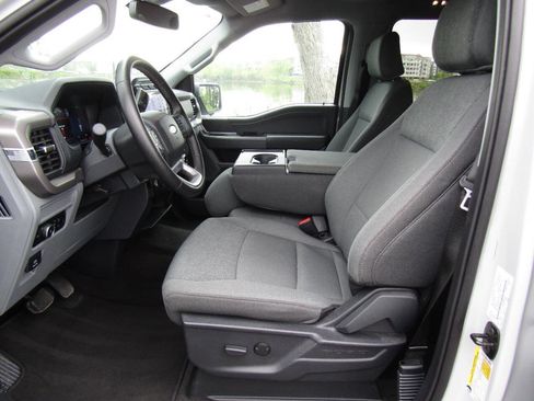 Used 2024 Ford F150 XLT AWD/4WD image 10