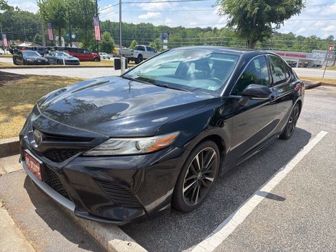 Used 2019 Toyota Camry XSE FWD image 1