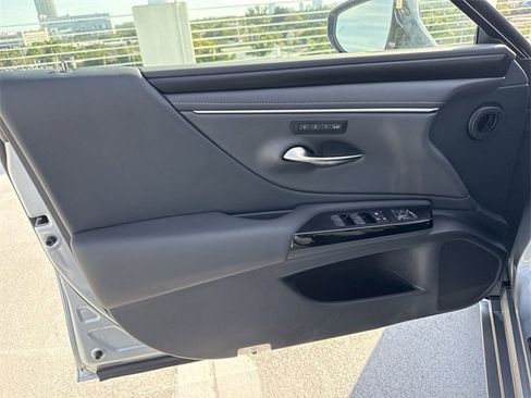 New 2025 Lexus ES 350 w/ Premium Package image 13