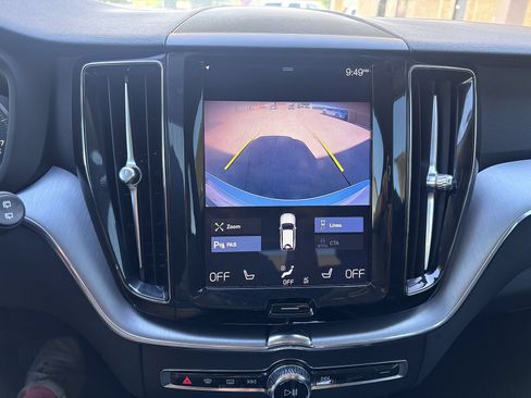 Used 2020 Volvo XC60 T6 Momentum AWD/4WD image 24