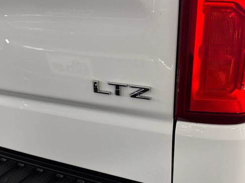 Used 2024 Chevrolet Silverado 1500 LTZ w/ LTZ Premium Package AWD/4WD image 37