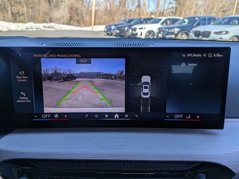 Used 2025 BMW 330i xDrive Sedan w/ Premium Package image 13