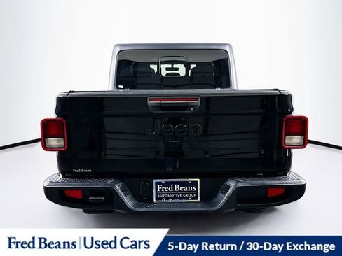 Certified 2022 Jeep Gladiator Willys image 6