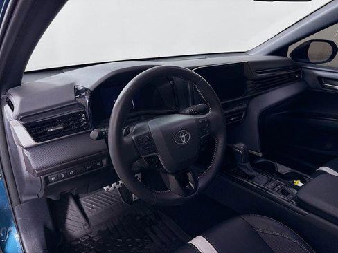 Certified 2025 Toyota Camry SE w/ Convenience Package image 9